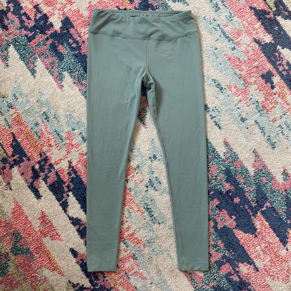 🌸 3/$30 Danskin Athletic Sage Green Leggings